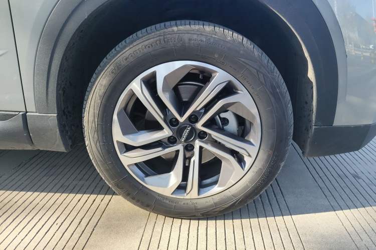 Used Haval Fierce Dragon 2023 1.5L 110KM Lingdong Edition Right Front Wheel Hub