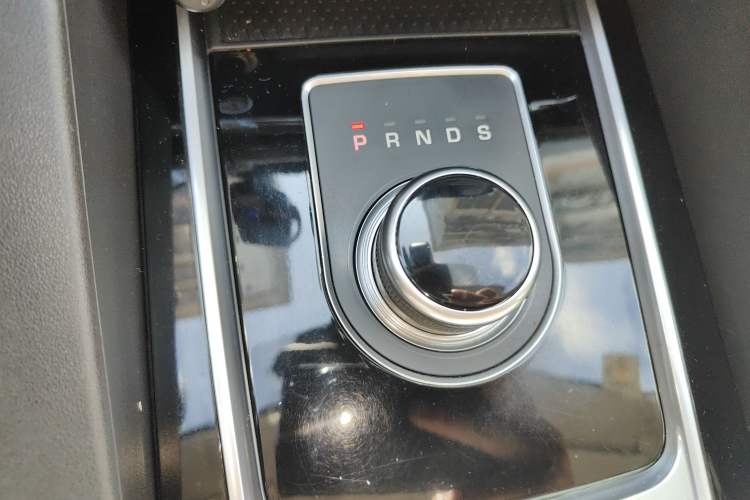 Used Jaguar F-PACE 2016 2.0T Two-Wheel Drive Urban Luxury Edition