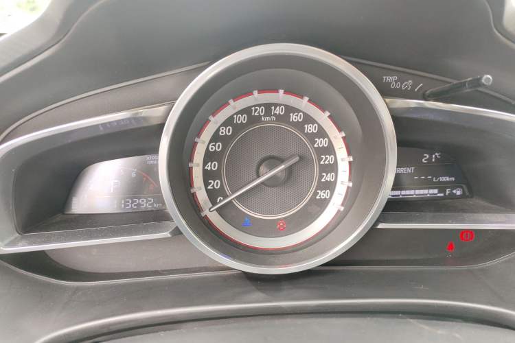 Used Mazda 3 Axela 2016 Sedan 1.5L Automatic Luxury Model