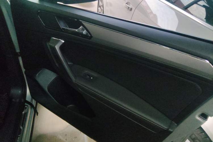 Used Volkswagen Tiguan L 2018 Facelift 330TSI Automatic Two-Wheel Drive Luxury Edition