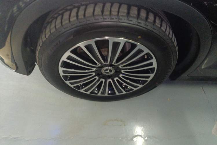 Used Mercedes-Benz GLC 2019 GLC 260 L 4MATIC Dynamic Model Left Front Wheel Hub