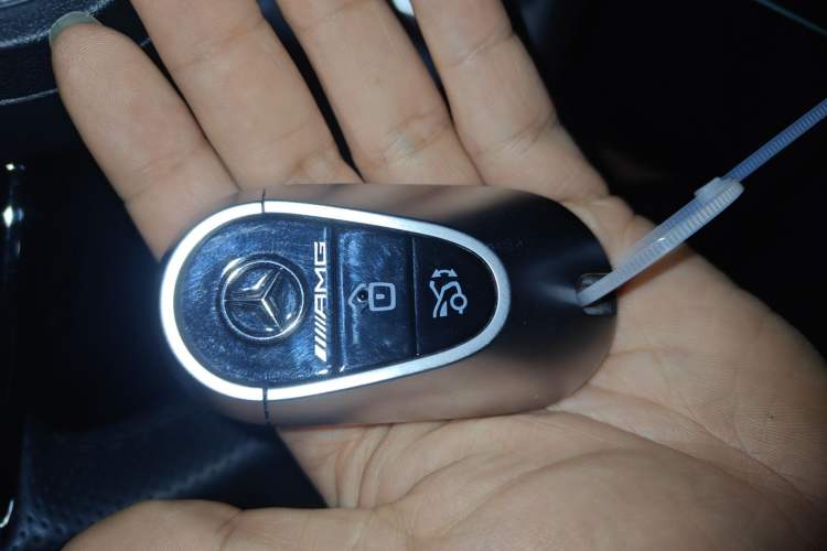 Used Mercedes-Benz GLC 2023 GLC 260 L 4MATIC Luxury 7-Seater Vehicle Key