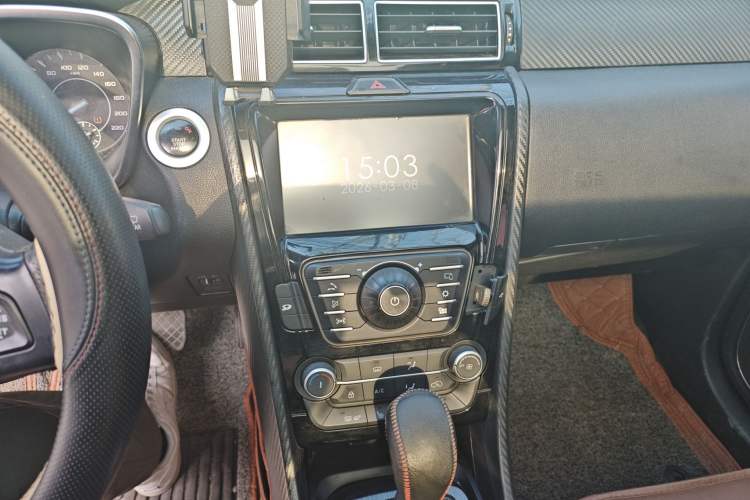 Used JMC Yusheng S330 2016 1.5L GTDi Automatic Two-Wheel Drive Prestige Edition Audio And AC Panel