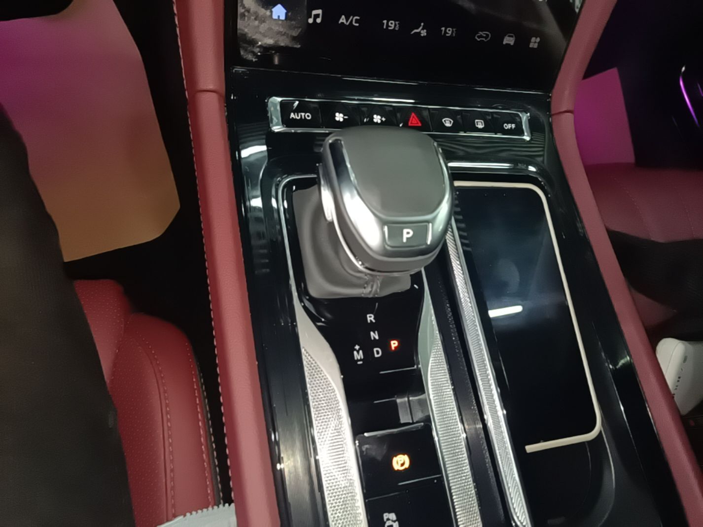 Hongqi H5 2024 2.0T Automatic Smart Connect Flagship Edition - Chinese Trim Chang — снимка 16