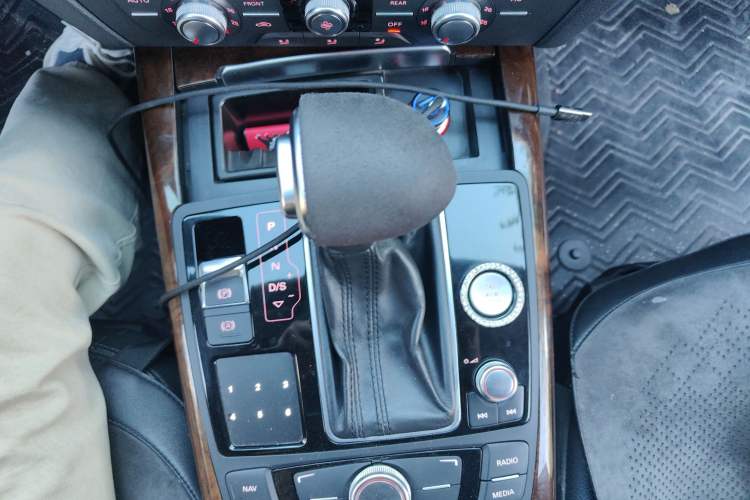 Used Audi A7 2012 3.0TFSI quattro Comfort Edition Gear Lever