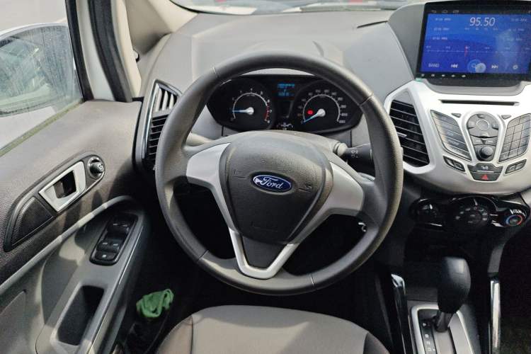 Used Ford EcoSport 2013 1.5L Automatic Fashion Model Steering Wheel