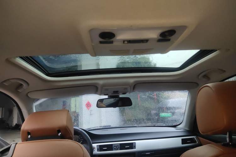 Used BMW 3 Series 2011 325i two-door coupe
