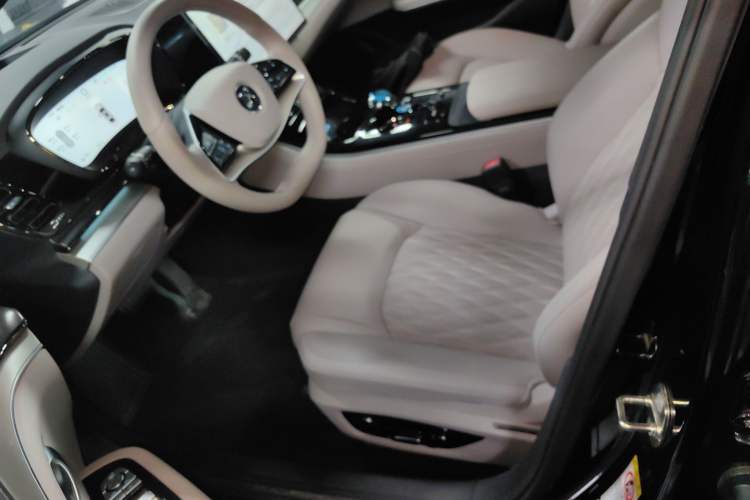 Used BYD Han 2025 EV Intelligent Driving Edition 701KM LiDAR Deluxe Model
