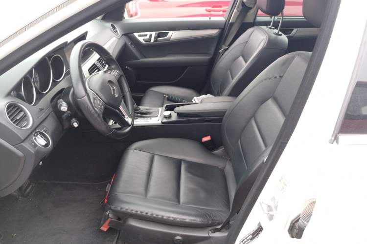 Used Mercedes-Benz C-Class 2011 C 200 Fashion Travel Edition Left Front Seat