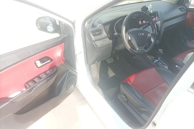 Used Kia K2 2015 Hatchback 1.4L AT GLS Cool Edition
