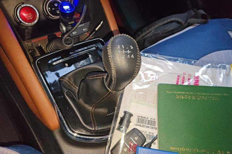 Used CHANGAN OSHAN CX70 2017 Facelifted CX70T 1.5T Manual High-Performance Edition