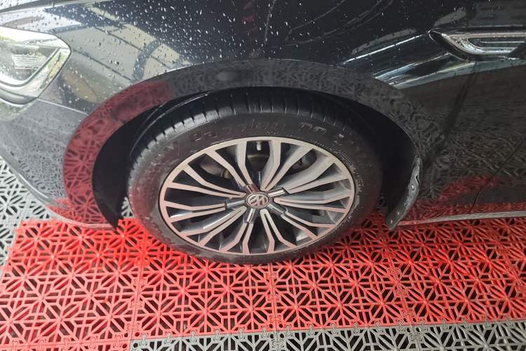 Used Volkswagen Phideon 2016 380TSI Two-Wheel-Drive Luxury Edition
