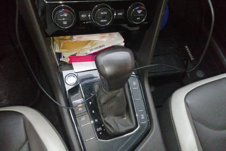 Used Volkswagen Tiguan L 2019 330TSI Automatic Two-Wheel Drive Panoramic Comfort Edition China VI Standard Gear Lever