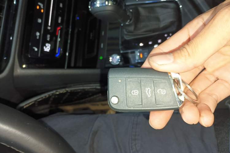 Used Volkswagen Tharu 2022 280TSI Two-Wheel-Drive Luxury Edition Interior 1