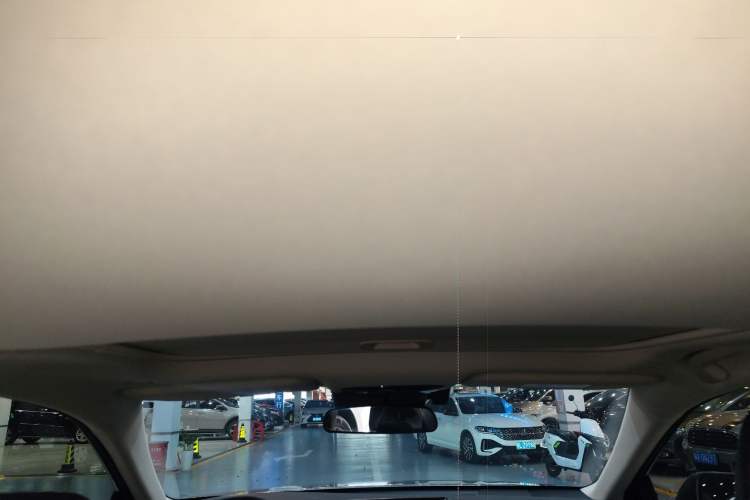 Used Toyota Camry 2024 Dual-Motor 2.0 HGVP Luxury Edition
