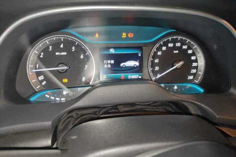 Used Buick GT 2015 15N Automatic Elite Version Odometer Close Up