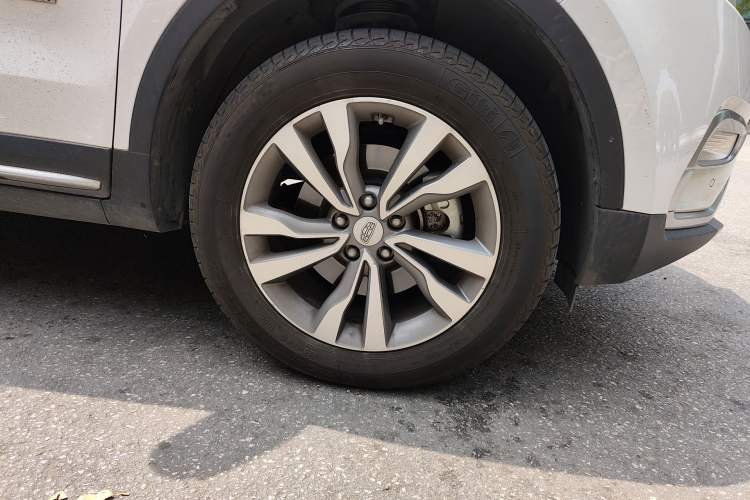 Used Geely Auto Emgrand X7 Sport 2016 1.8TD Automatic ZhiZun Version Right Front Wheel Hub