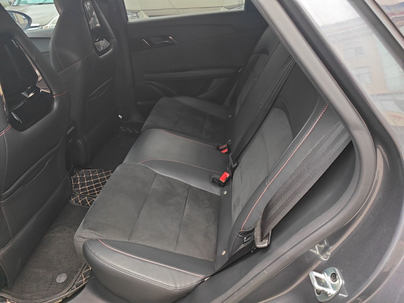 MG 4 EV 2022 460 km All-Wheel-Drive Performance Version — снимка 20