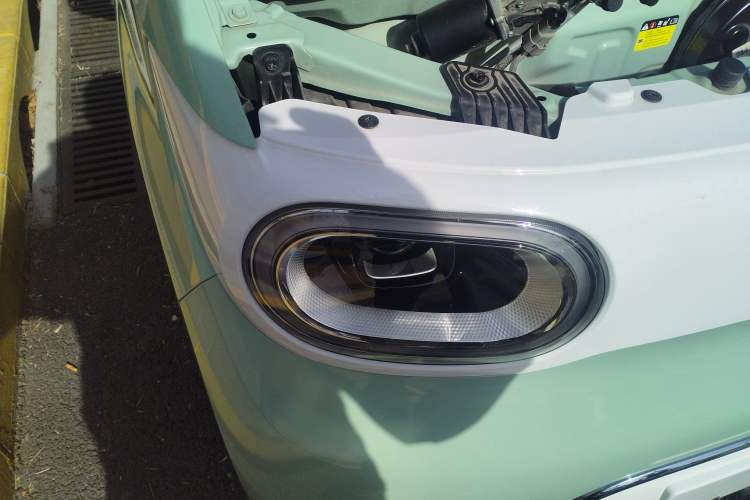 Used Wuling Hongguang MINIEV 2024 3rd Generation 215km Advanced Version
