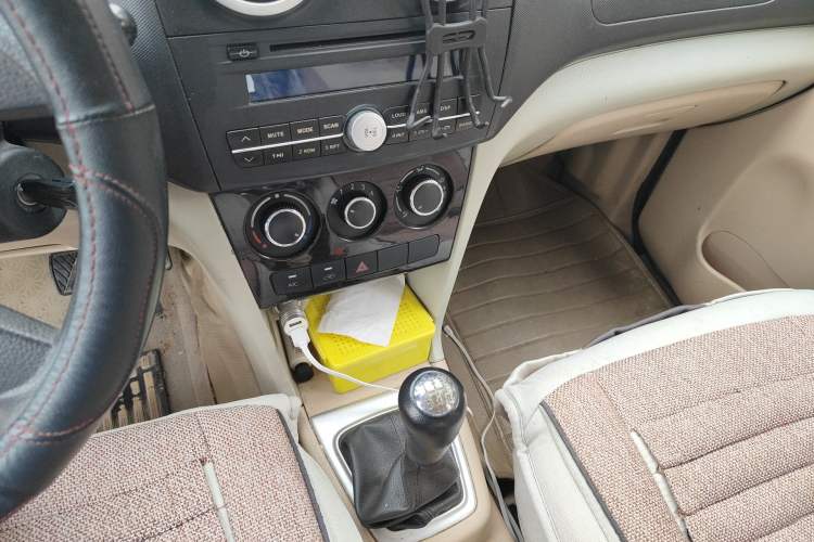 Used CHANGAN KAICHENG Ounuo S 2014 1.5L Elite Model
