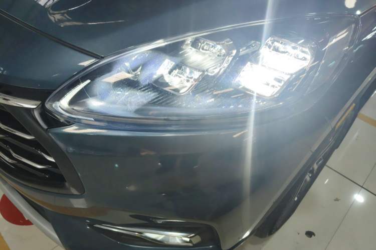 Used Ford Escape 2020 EcoBoost 245 Two-Wheel-Drive Titanium Edition