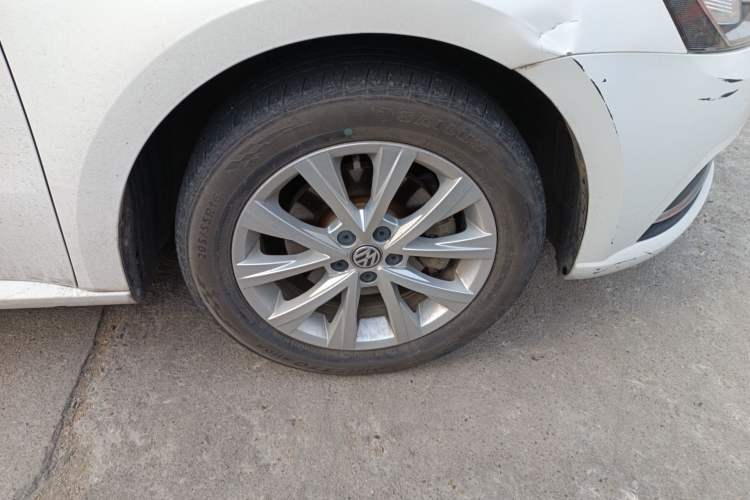 Used Volkswagen Lavida 2017 1.6L Automatic Comfort Edition
