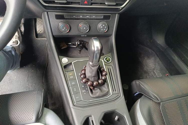 Used Volkswagen Lavida 2023 280TSI DSG Full-Comfort Edition Gear Lever