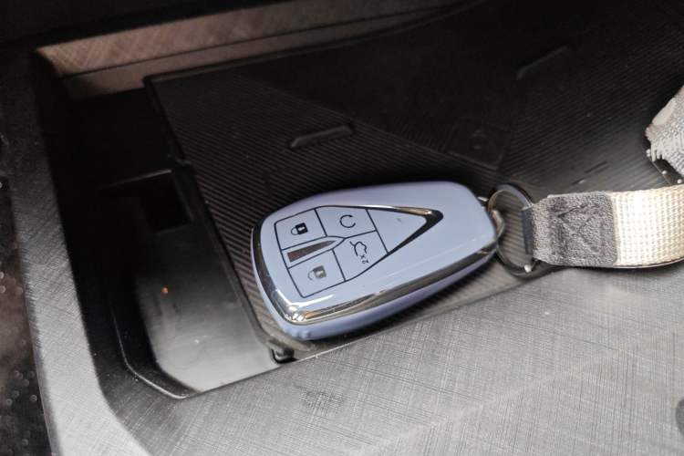 Used CHANGAN UNI-V 2024 1.5T High-Energy Version Interior 1