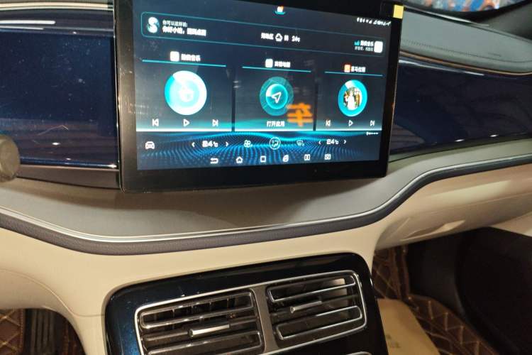 Used BYD Qin PLUS 2021 DM-i 55KM Flagship Model Audio And AC Panel