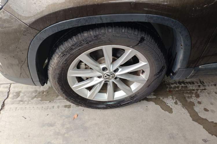 Used Volkswagen Tiguan L 2015 1.8TSI Manual Two-Wheel-Drive Limited Edition