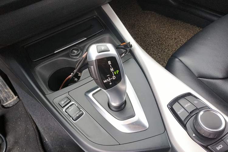 Used BMW 1 Series 2013 Revised 116i Leading Edition Gear Lever
