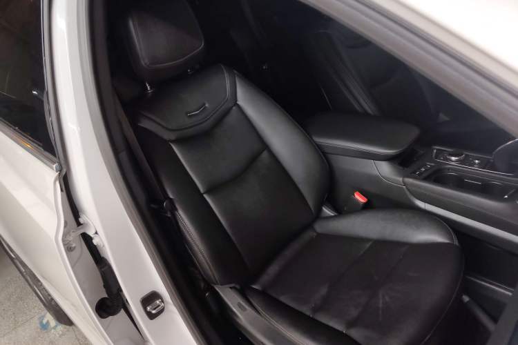 Used Cadillac XT5 2022 2.0T Two-Wheel Drive Luxury Version Right Front Seat