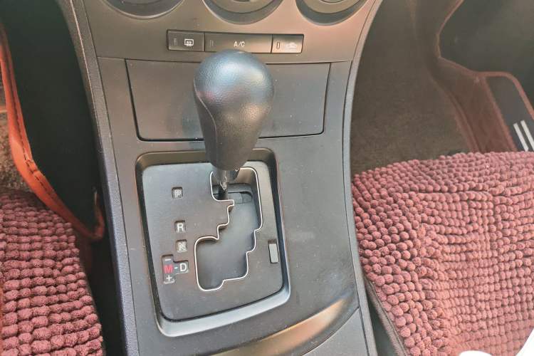 Used Mazda 3 2013 Hatchback 1.6L Automatic Elite Model Gear Lever