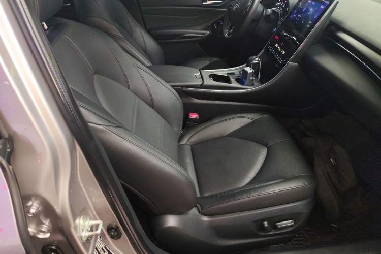 Used Toyota Avalon 2022 2.0L Luxury Edition