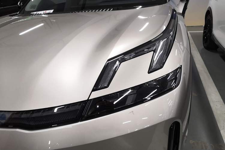 Used Lynk & Co 08 EM-P 2025 245km Ultra-Long Range Halo