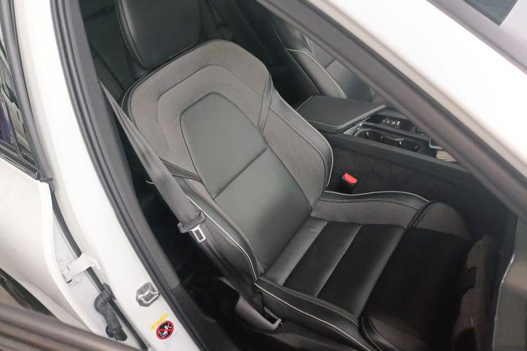 Used Volvo XC60 2022 B5 4x4 Smart & Advanced Sport Edition