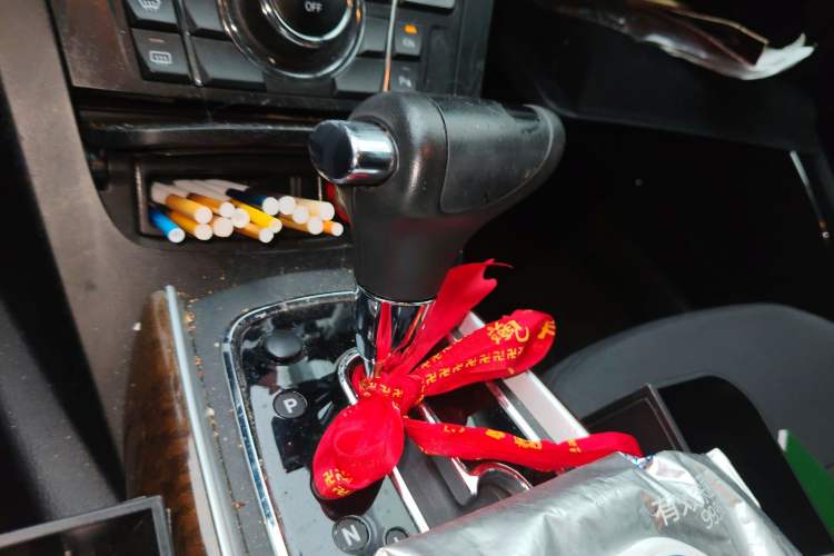 Used Hongqi H7 2015 1.8T Tech Model Gear Lever