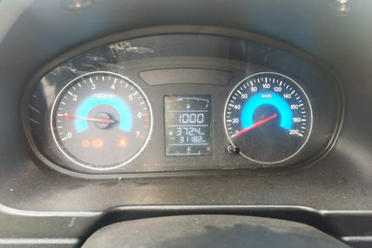 Used Dongfeng Fengon 330 2019 1.5L Manual Practical II China VI