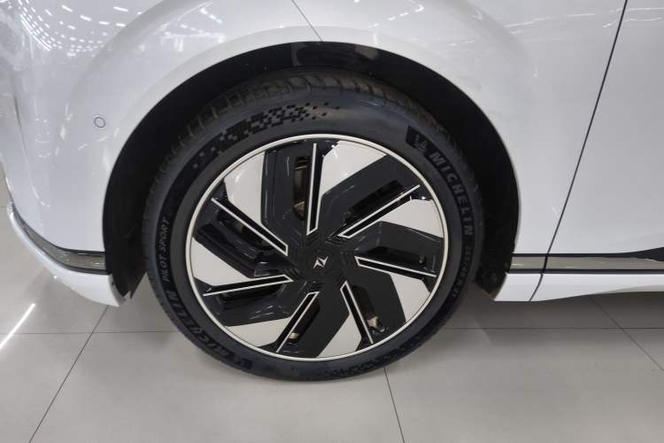 Used Dongfeng eπ eπ008 2025 210 Ultra LikeYi Edition 5-Seater
