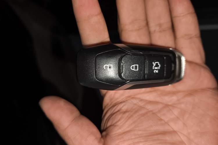 Used Ford Edge 2016 EcoBoost 245 Two-Wheel-Drive Titanium 5-Seater
