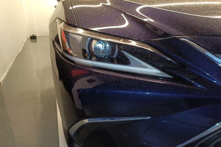 Used Lexus ES 2018 300h Premier Edition China VI Standard