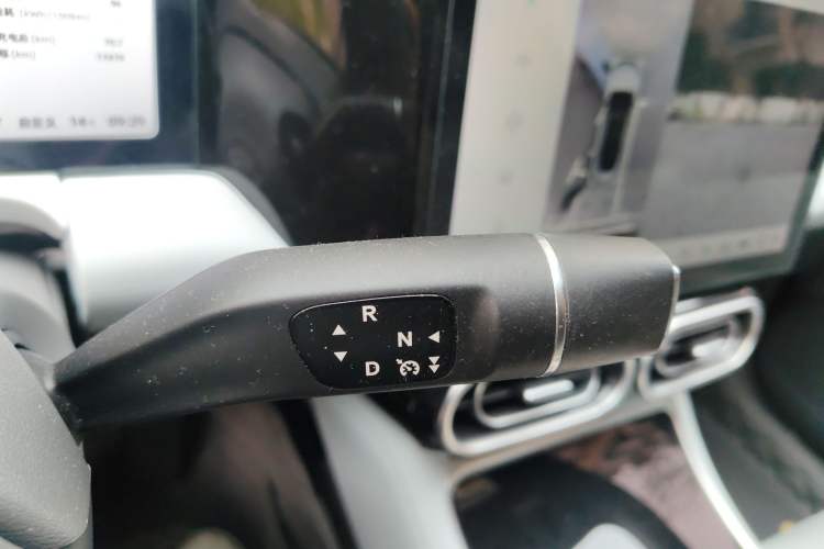 Used Leapmotor C01 2023 525 Comfort Edition Gear Lever