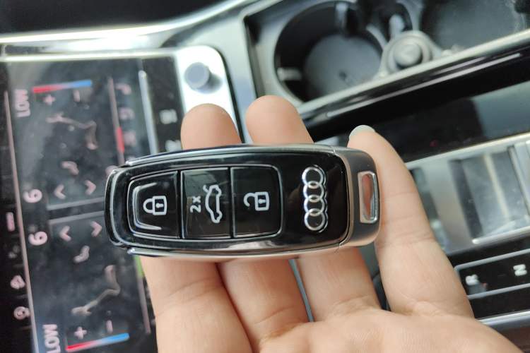 Used Audi Q7 2021 55 TFSI quattro S line Sport model Vehicle Key