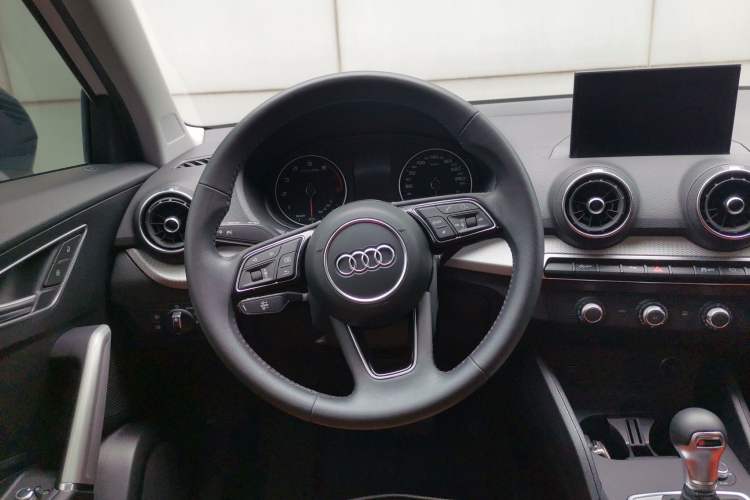 Used Audi Q2L 2021 35 TFSI Progressive Dynamic Edition Steering Wheel