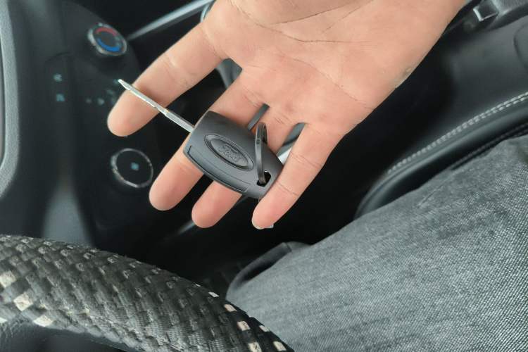 Used Ford Escort 2019 Revised Version 1.5L Manual "Quality Enjoyment" Trim (Tire Pressure Monitoring) China VI Standard Vehicle Key