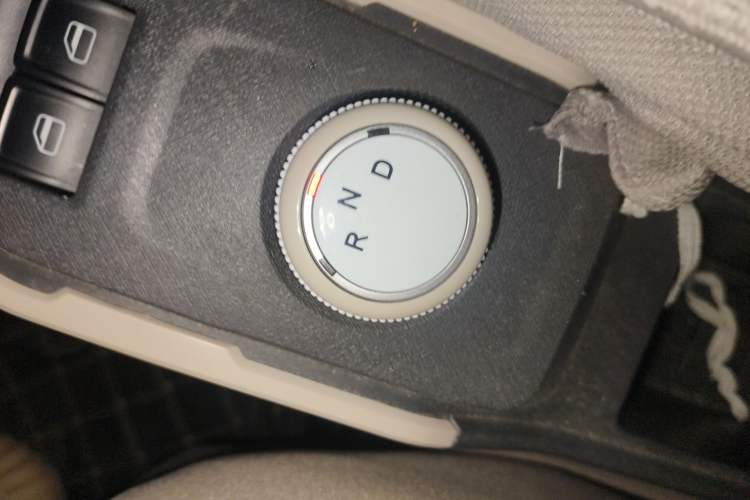 Used Chery QQ Ice Cream 2024 Edition Youth Version 205km Sundae Gear Lever