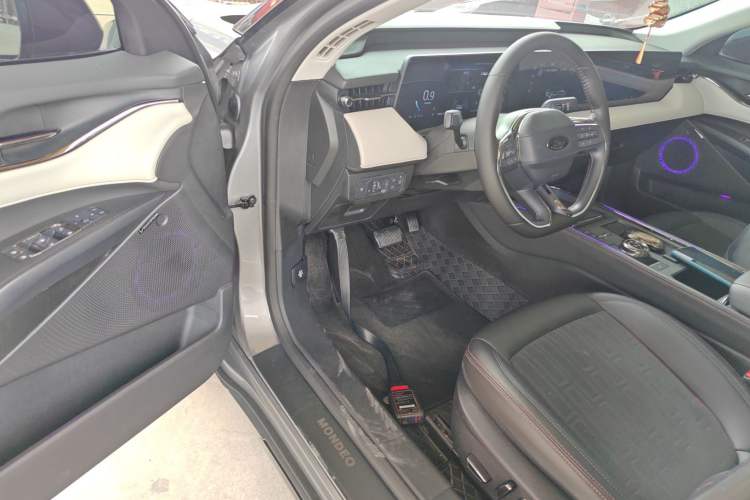 Used Ford Mondeo 2022 Restyled EcoBoost 245 Luxury Version Driver Seat