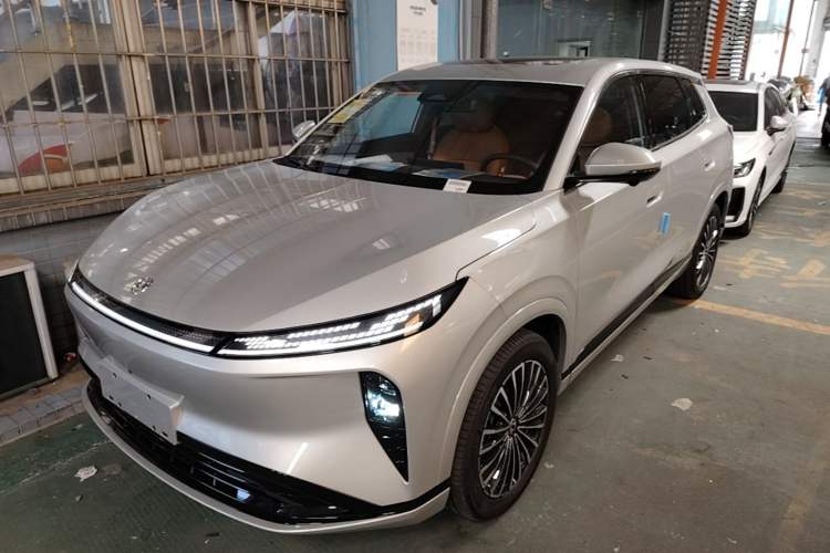 Used Dongfeng Aeolus L8 2025 Model 185KM Dream Edition