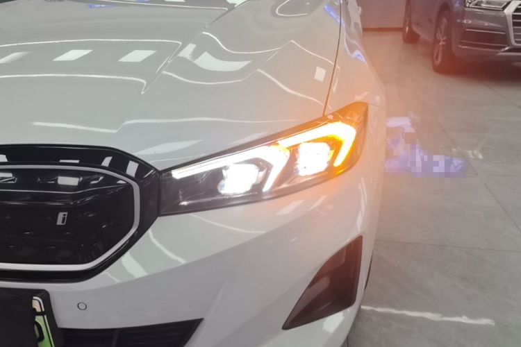 Used BMW i3 2023 eDrive 40 L Midnight Edition
