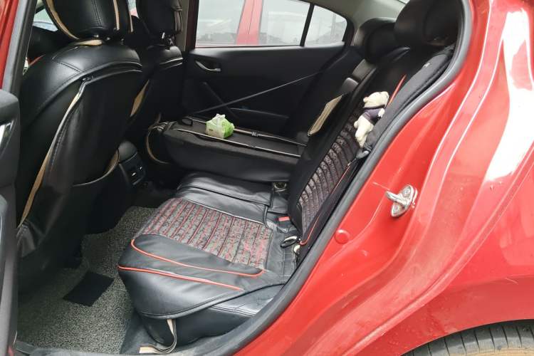 Used Mazda 3 Axela 2017 Sedan 1.5L Automatic Luxury Model Emission Standard China V Left Rear Seat